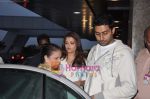 Abhishek Bachchan, Aishwarya Rai Bachchan snapped at Airport on 10th June 2011 (6).JPG